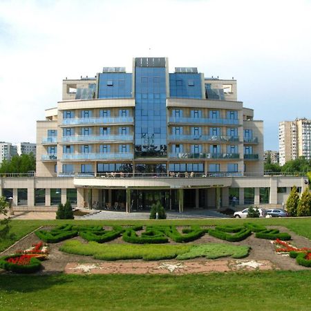Готель Елада ユージヌィ エクステリア 写真